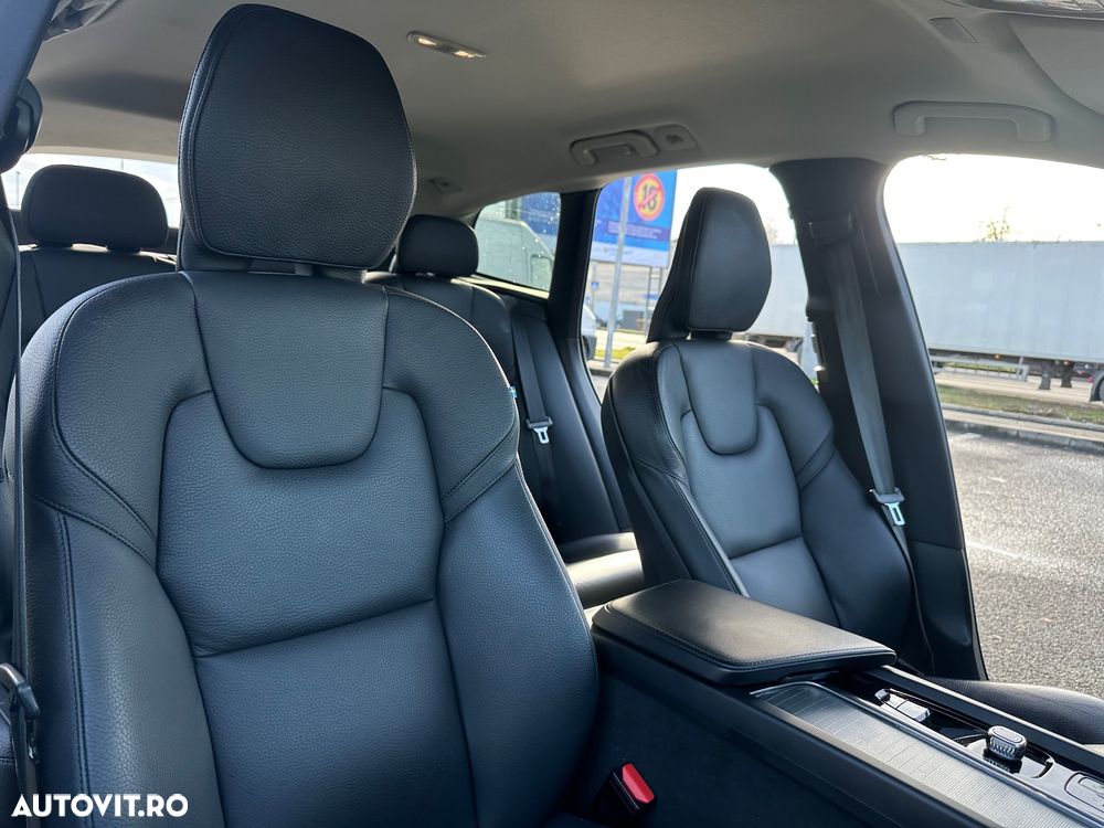 Volvo XC 60 B4 D Ultimate Dark - 10