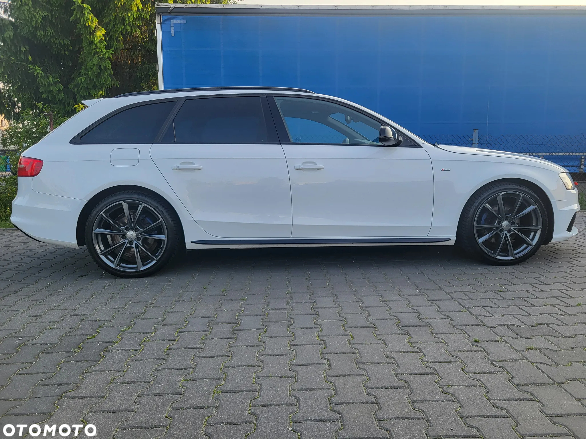 Audi A4 Avant 2.0 TDI DPF clean diesel quattro S line Sportpaket - 2