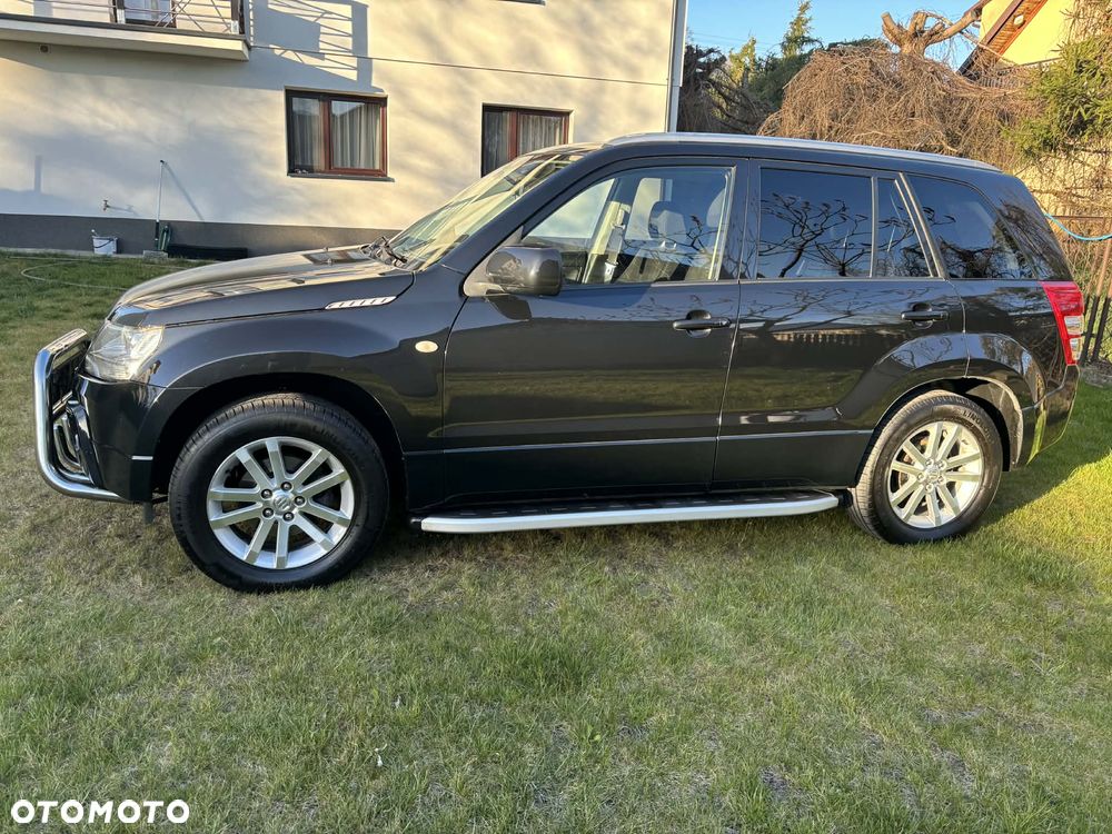Suzuki Grand Vitara 2.0 Comfort Limited - 25