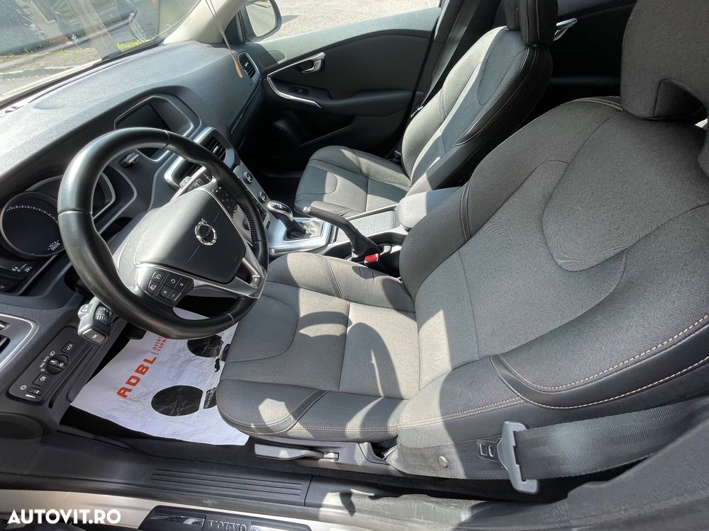 Volvo V40 D2 Aut. Momentum - 12