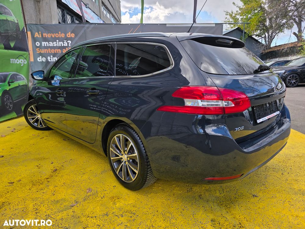 Peugeot 308 1.2 L PureTech Turbo S&S Allure - 9