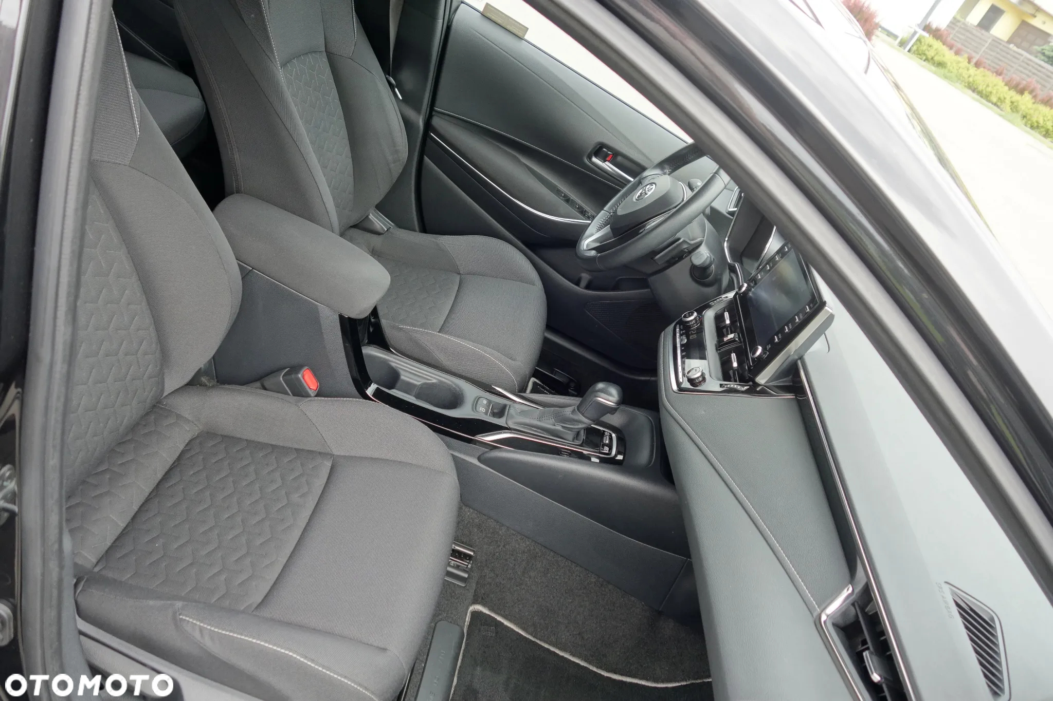 Toyota Corolla 2.0 Hybrid Comfort - 11