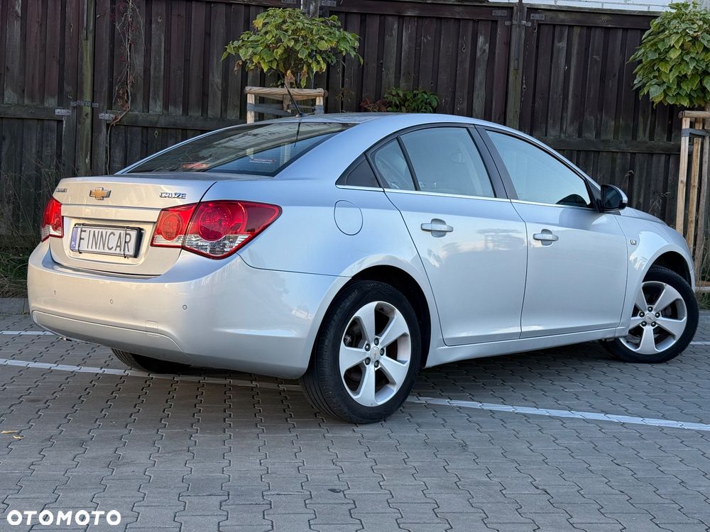 Chevrolet Cruze 1.8 LS - 9