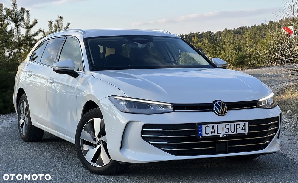 Volkswagen Passat - 1