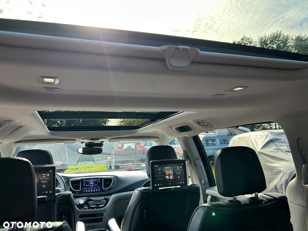 Chrysler Pacifica - 21
