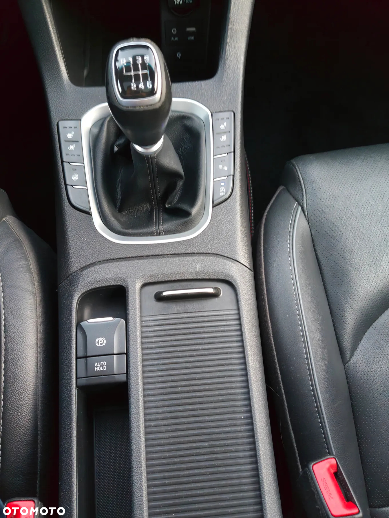 Hyundai i30 Fastback 1.6 CRDI Premium - 16