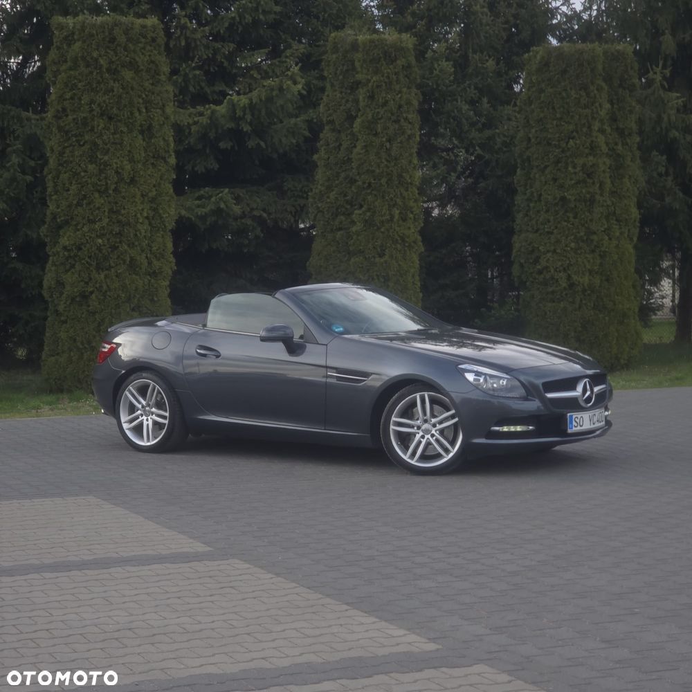 Mercedes-Benz SLK 200 (BlueEFFICIENCY) 7G-TRONIC - 8