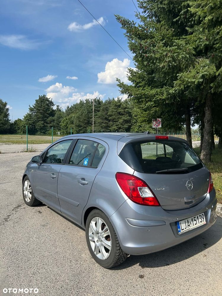 Opel Corsa 1.4 16V Cosmo - 3