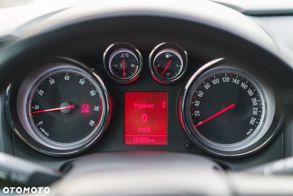 Opel Astra 1.4 T Enjoy - 9