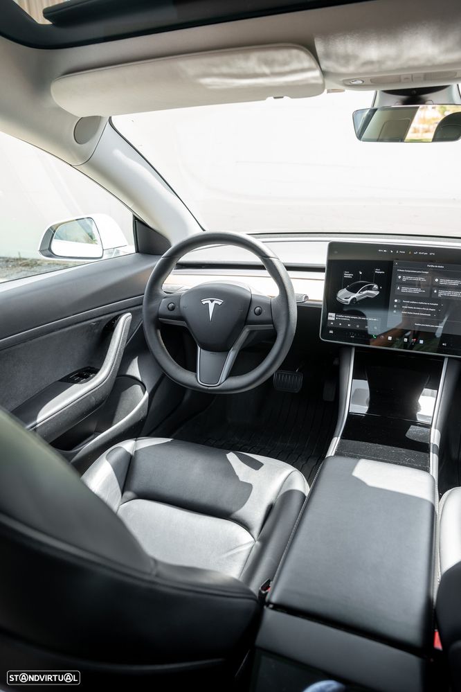 Tesla Model 3 Standard Range Plus RWD - 24