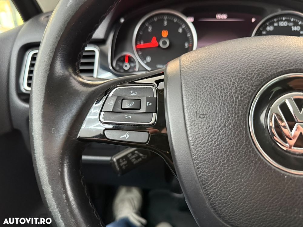 VOLKSWAGEN Touareg 2016 — imagine 14