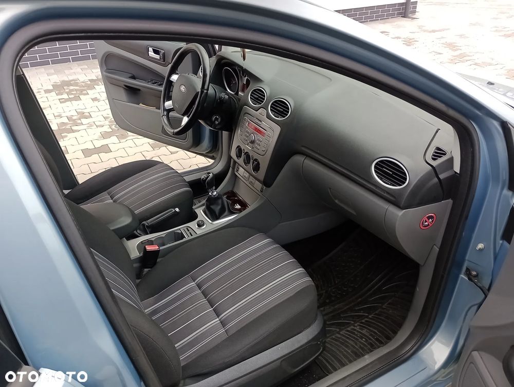 Ford Focus 2.0 TDCi Ghia - 9