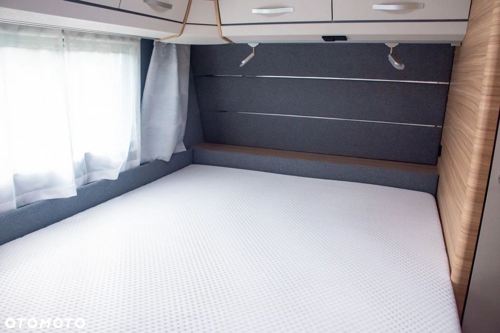 Dethleffs 730FKR Camper - 7