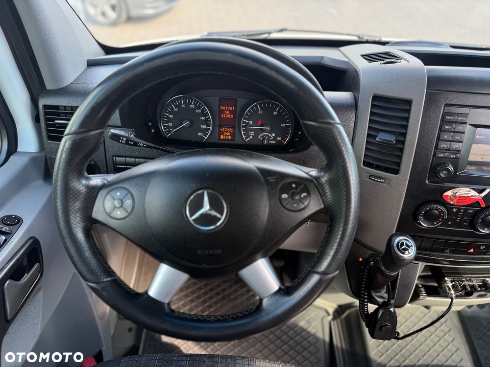Mercedes-Benz Sprinter - 16