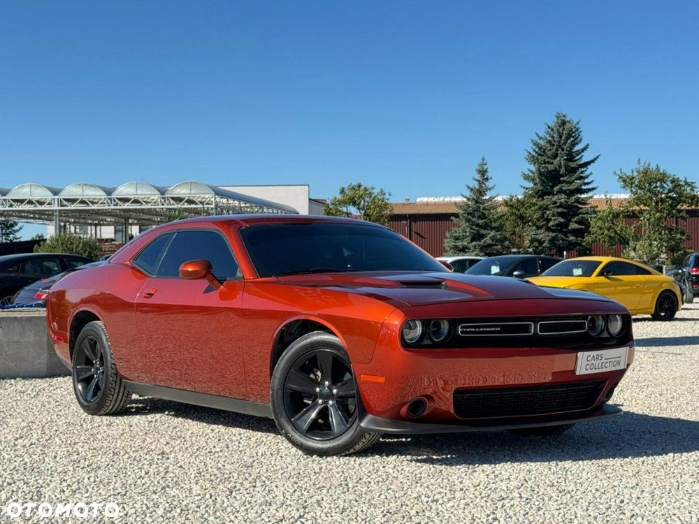 Dodge Challenger - 1