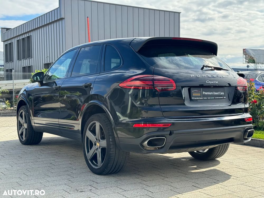 Porsche Cayenne 3.0 L - 5