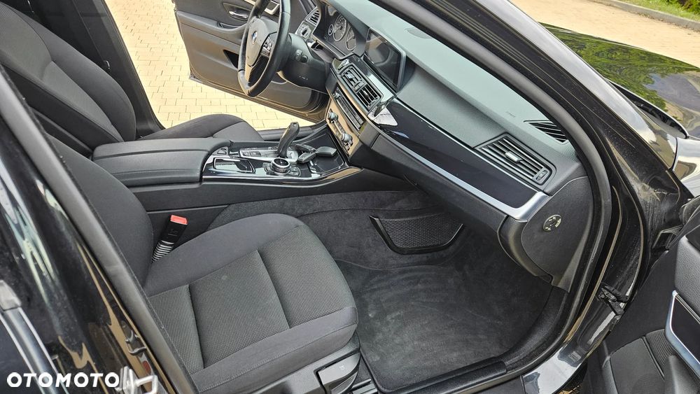 BMW Seria 5 525d xDrive Sport-Aut Modern Line - 18