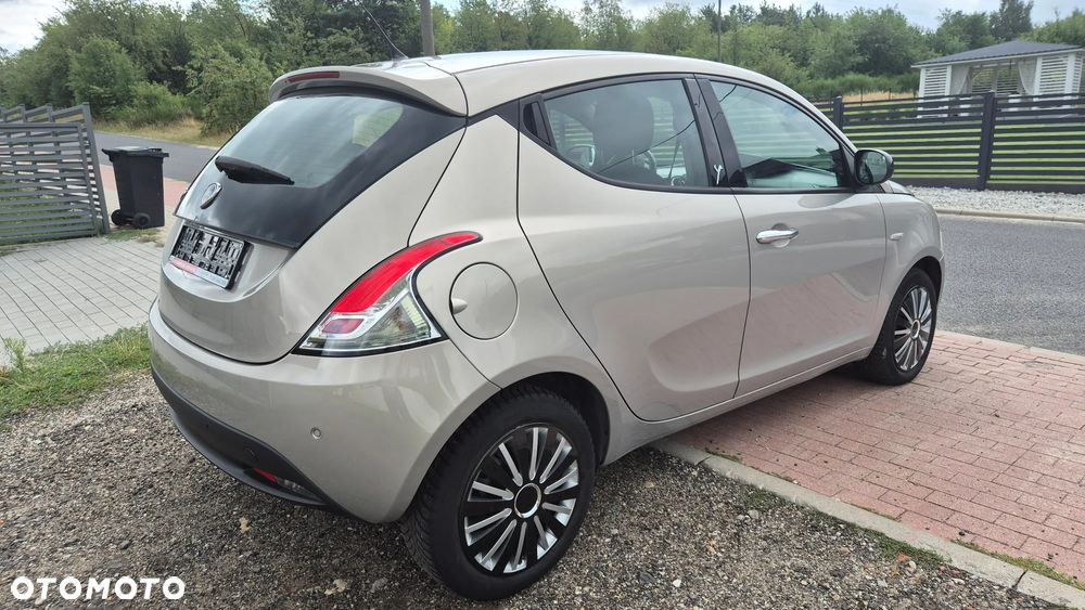 Lancia Ypsilon Y 1.2 8v Platinum - 5