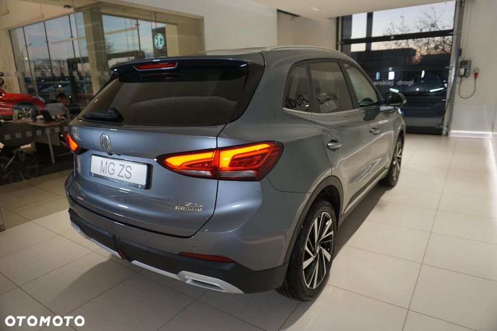 MG ZS Hybrid+ - 21