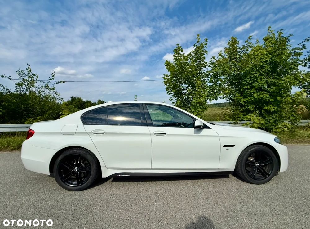 BMW Seria 5 520d M Sport - 4