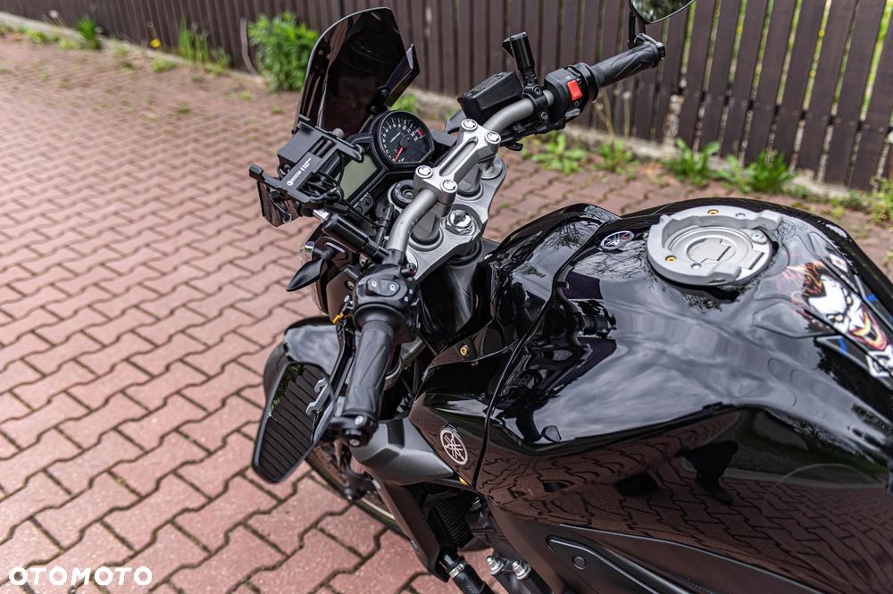 Yamaha FZ - 21