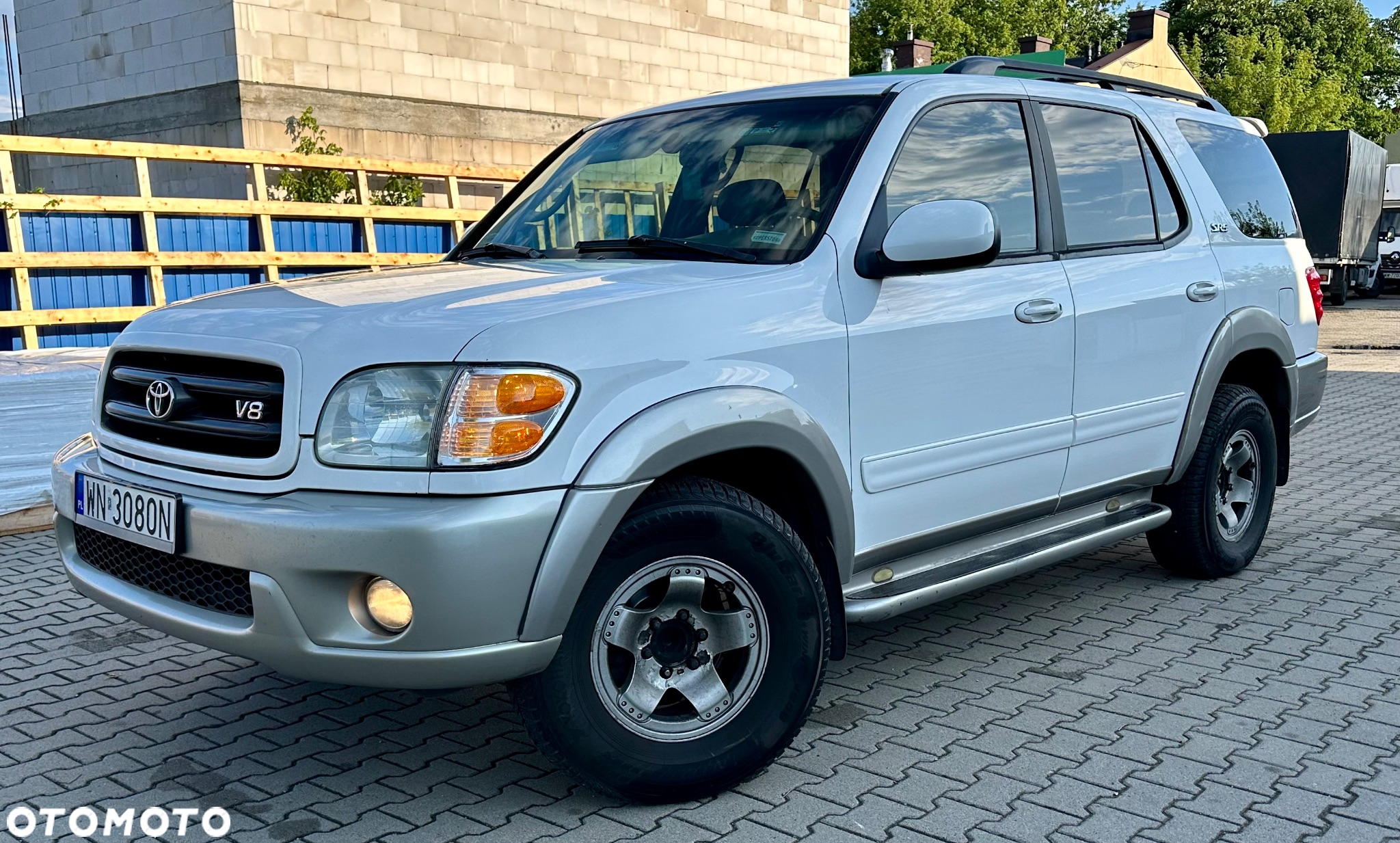 Toyota Sequoia - 2