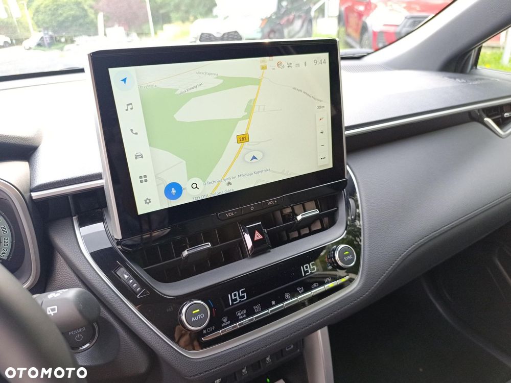 Toyota Corolla Cross - 13