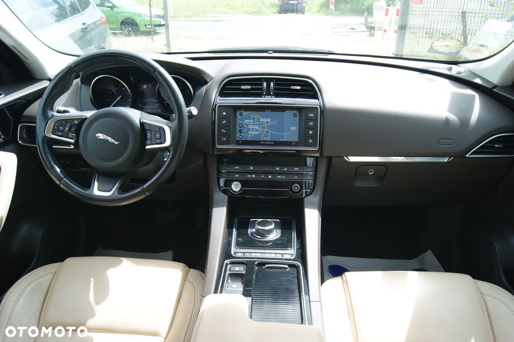 Jaguar F-Pace 30d AWD Prestige - 27