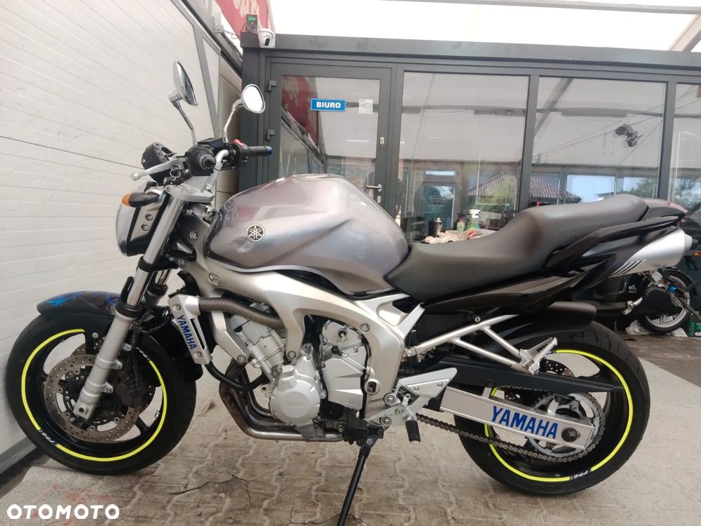 Yamaha FZ - 23