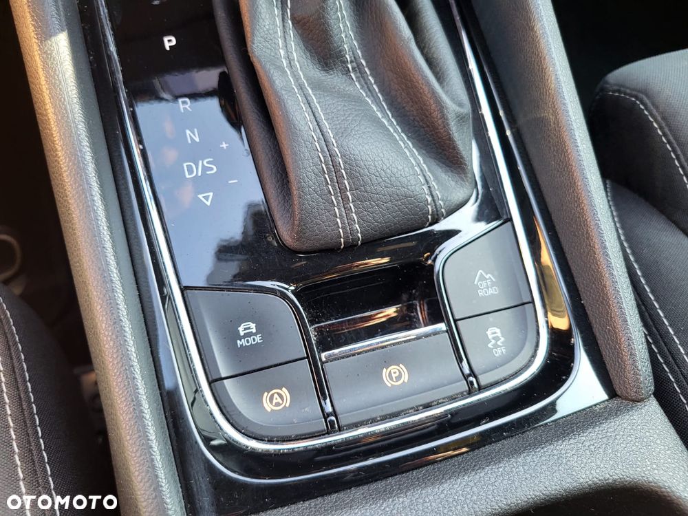 Skoda Karoq 1.5 TSI ACT 4x4 DSG Sportline - 26