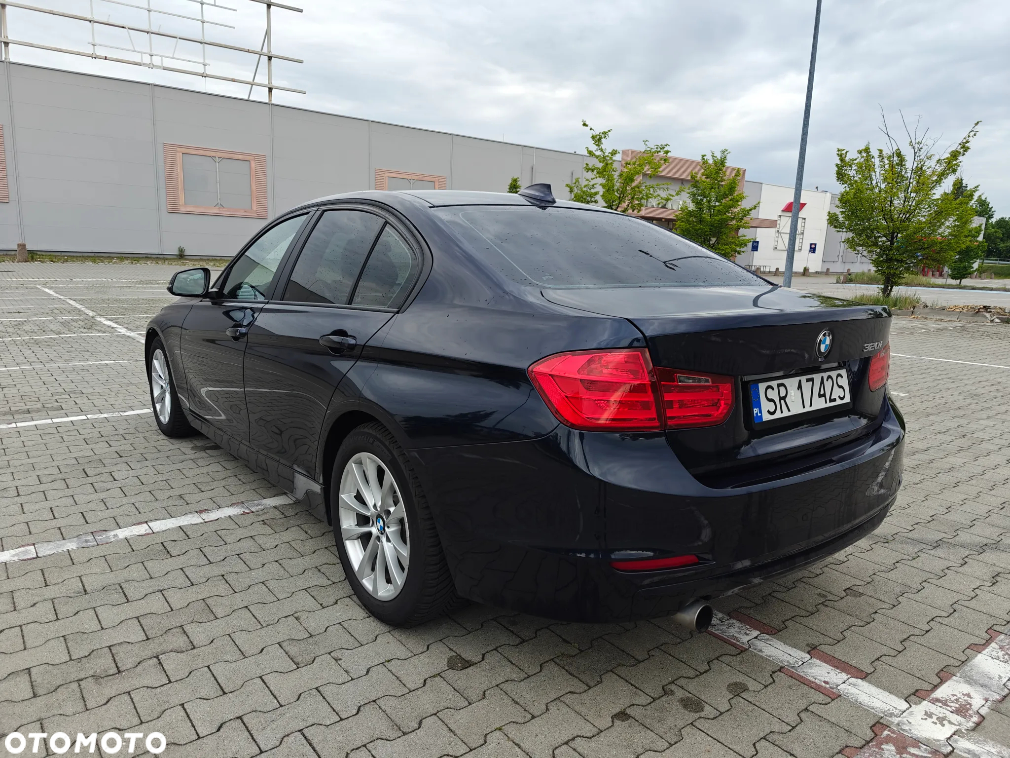 BMW Seria 3 320i - 6