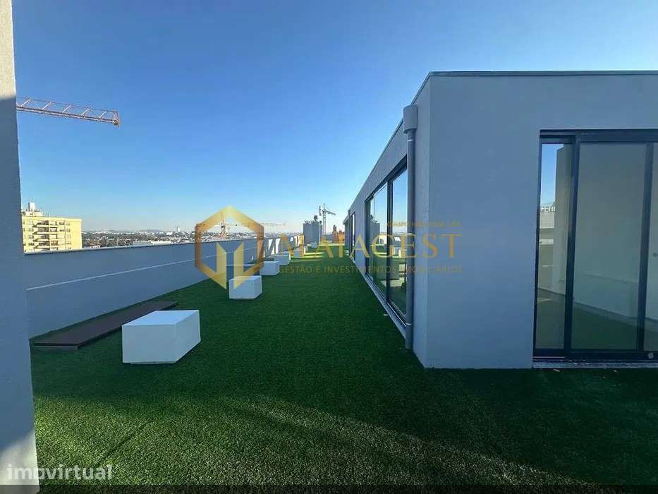 Apartamento T4 de Luxo Mobilado e equipado com Piscina Aquecida - Grande imagem: 2/12
