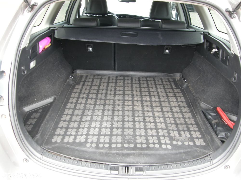 Toyota Auris - 13