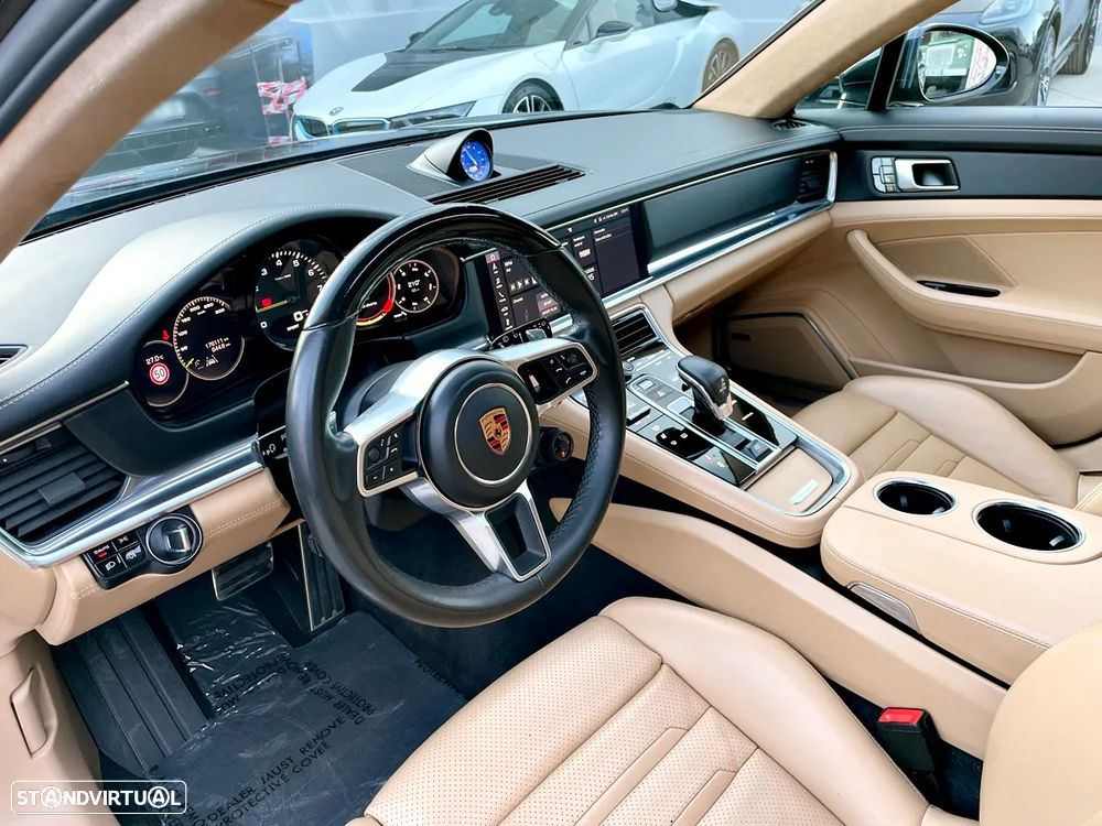Porsche Panamera Sport Turismo 4 E-Hybrid Edition 10 Anos - 29