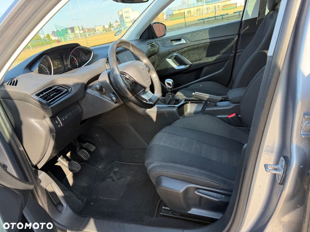 Peugeot 308 1.6 BlueHDi Allure S&S - 18