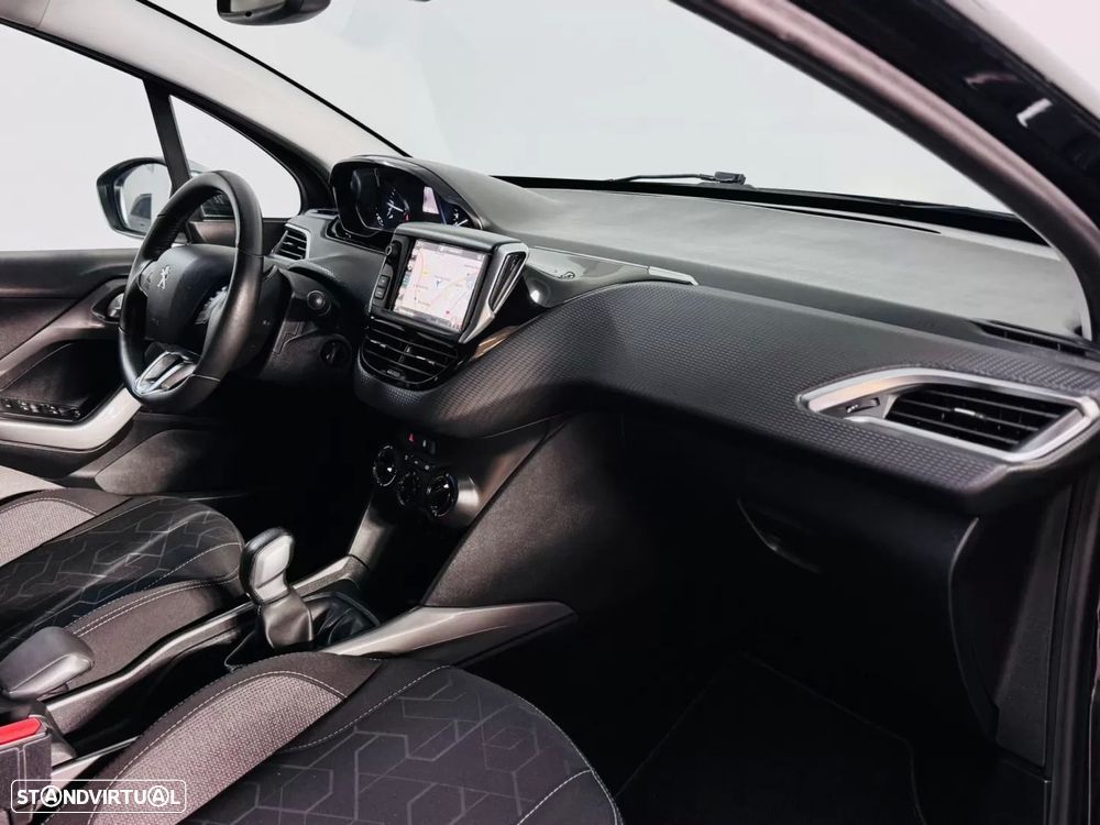 Peugeot 2008 1.6 BlueHDi Style - 48