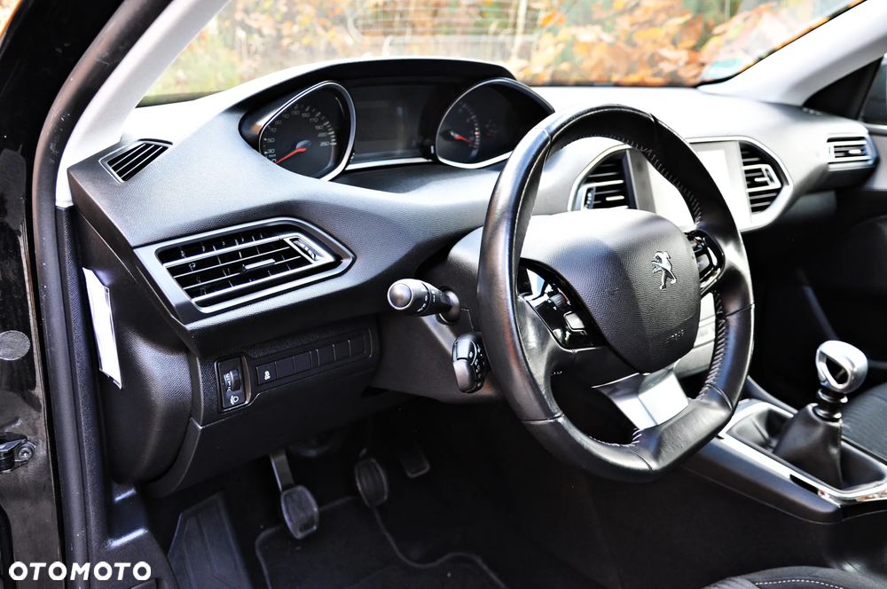 Peugeot 308 1.6 THP Active - 16