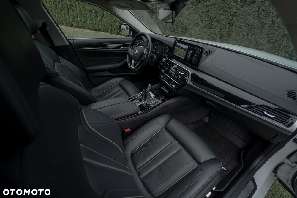 BMW Seria 5 520d xDrive Sport Line - 24