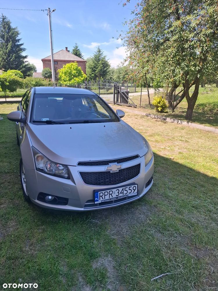 Chevrolet Cruze 1.6 LS - 2