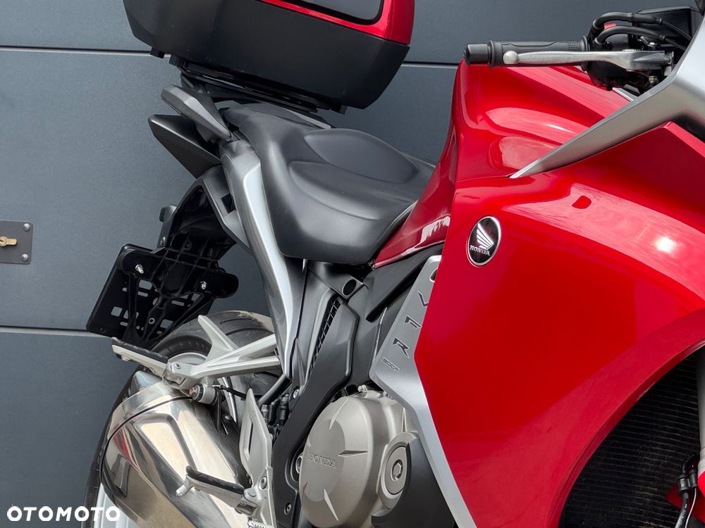 Honda VFR - 8