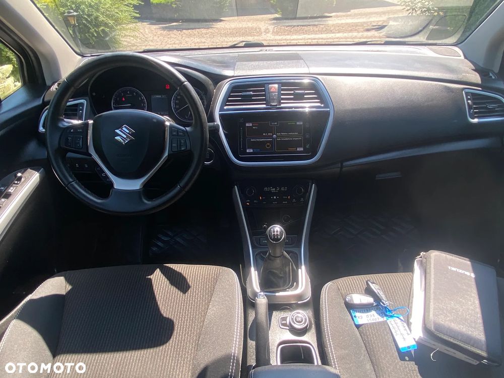 Suzuki SX4 S-Cross 1.0 T Premium 4WD - 25