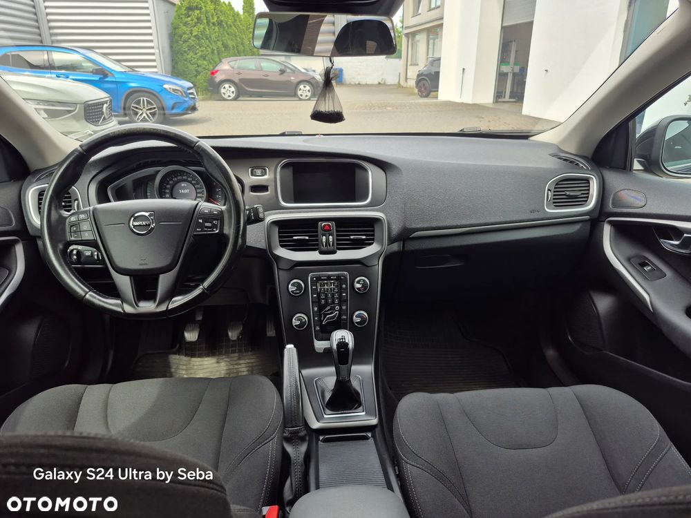 Volvo V40 D2 Inscription - 18