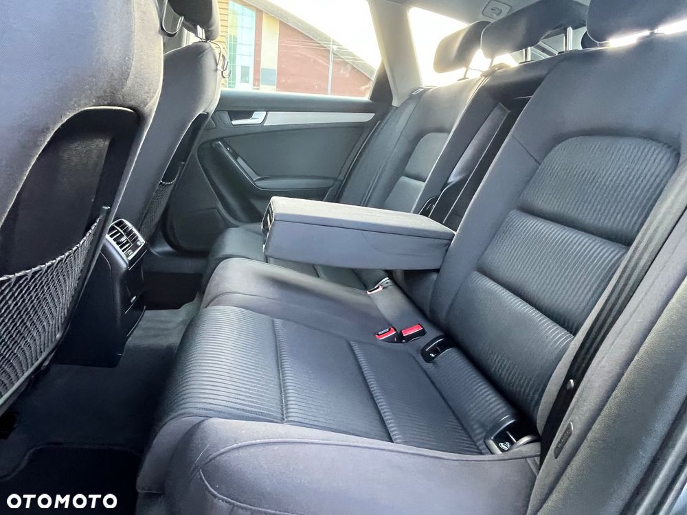 Audi A4 Avant 2.0 TDI DPF Ambition - 28