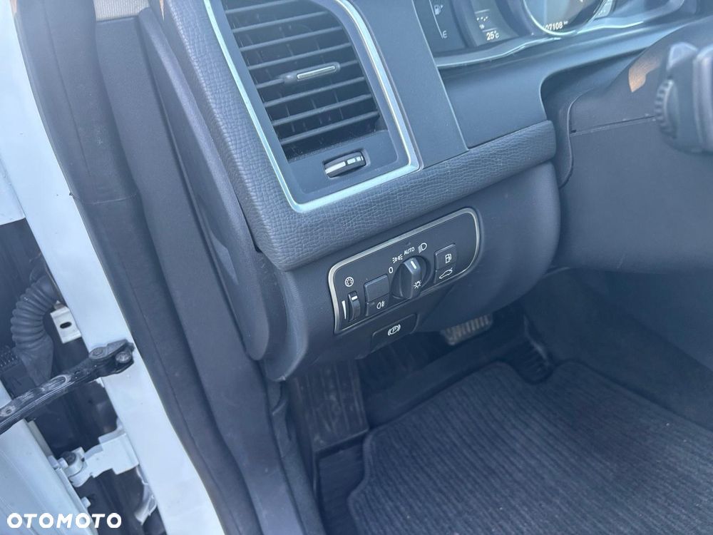 Volvo XC 60 T6 AWD Drive-E Momentum - 21