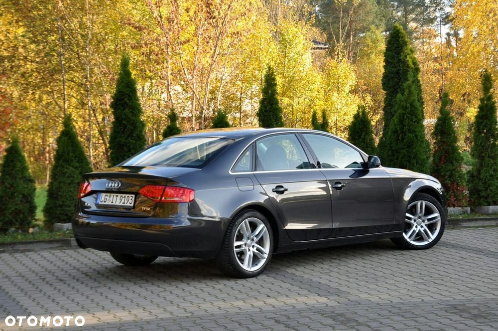 Audi A4 Limousine - 6