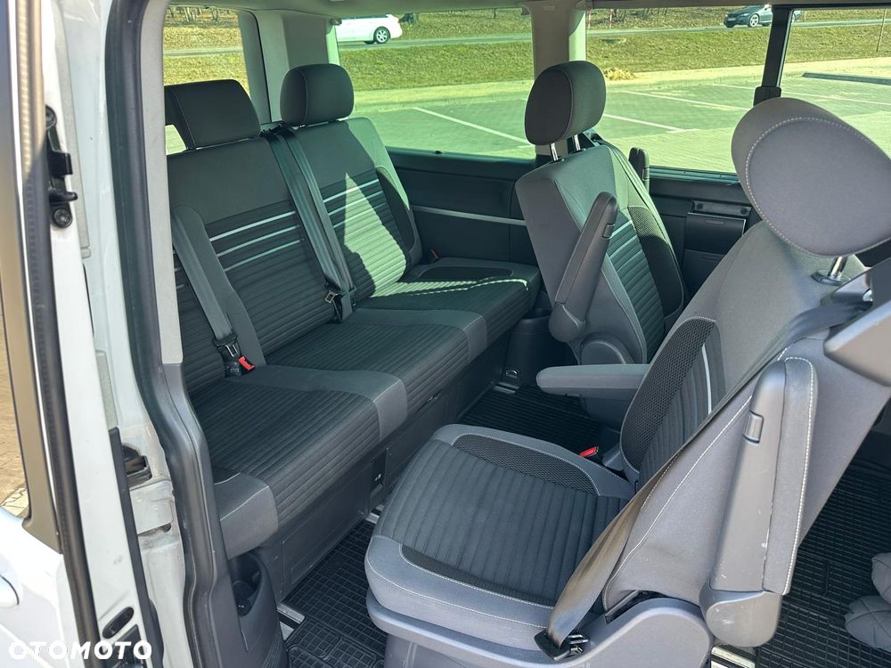 Volkswagen Multivan - 12