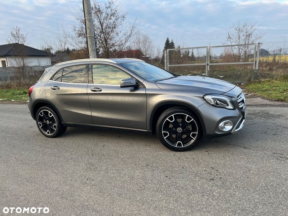 Mercedes-Benz GLA 250 7G-DCT AMG Line - 13