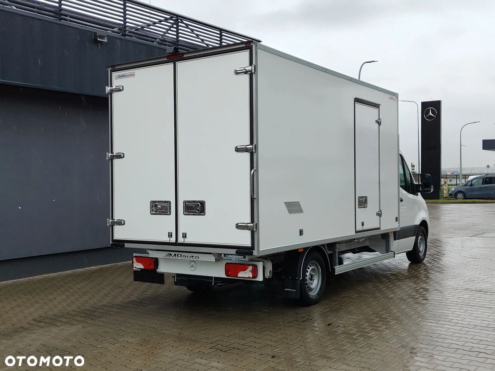 Mercedes-Benz Sprinter - 4
