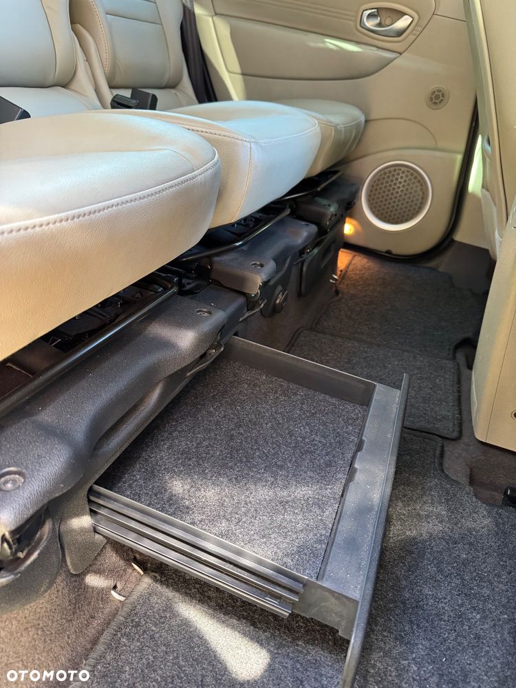 Renault Grand Scenic dCi 130 FAP Luxe - 26