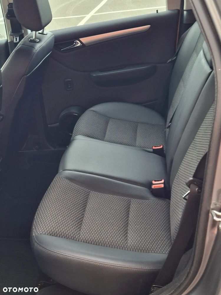 Mercedes-Benz Klasa B 180 BlueEFFICIENCY - 22